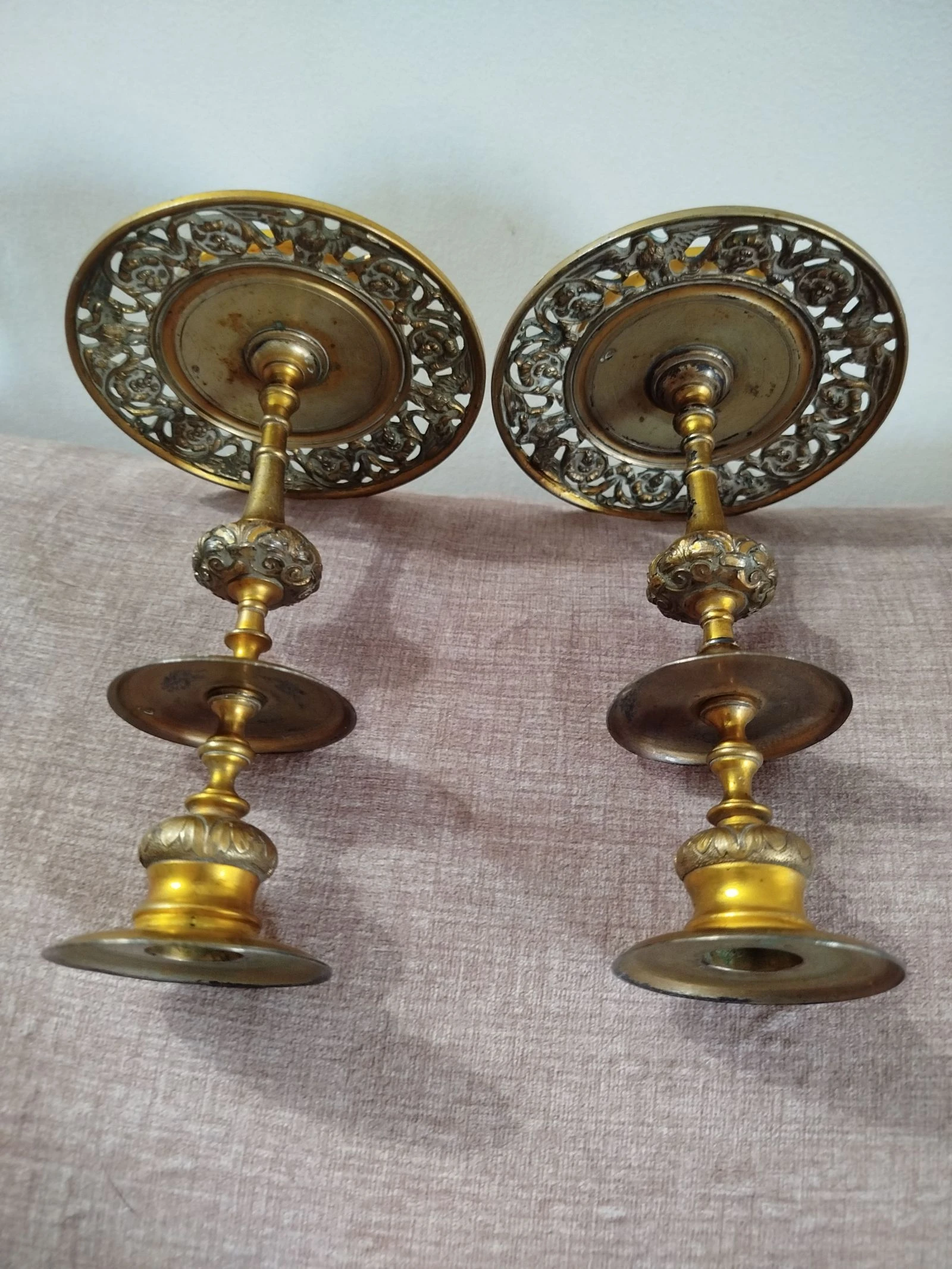 Paire de Bougeoirs Anciens en Laiton – Style Napoléon III/Victorien – photo 4